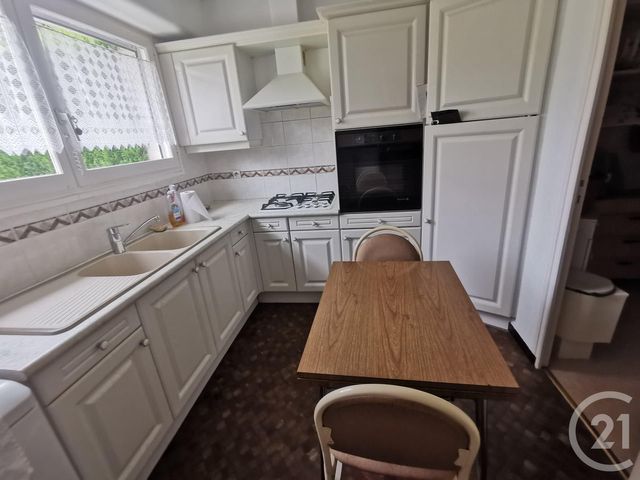 Appartement F3 à vendre - 4 pièces - 84.03 m2 - BEAUGENCY - 45 - CENTRE - Century 21 Néré Immobilier Appartement F3 à vendre - 4 pièces - 84.03 m2 - BEAUGENCY - 45 - CENTRE - Century 21 Néré Immobilier