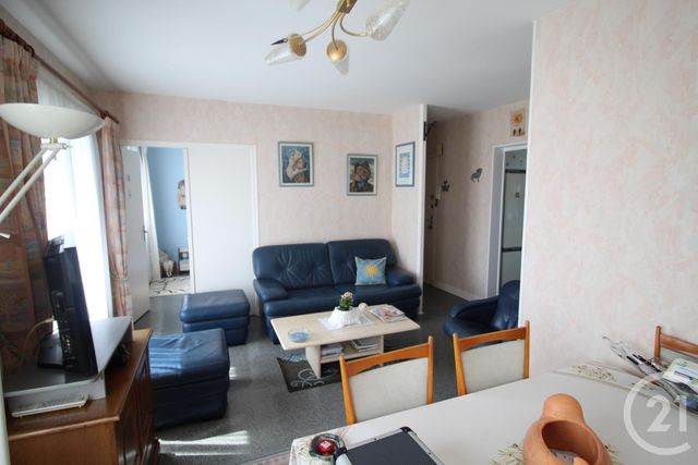 Appartement F4 à vendre - 4 pièces - 66.65 m2 - BEAUGENCY - 45 - CENTRE - Century 21 Néré Immobilier Appartement F4 à vendre - 4 pièces - 66.65 m2 - BEAUGENCY - 45 - CENTRE - Century 21 Néré Immobilier