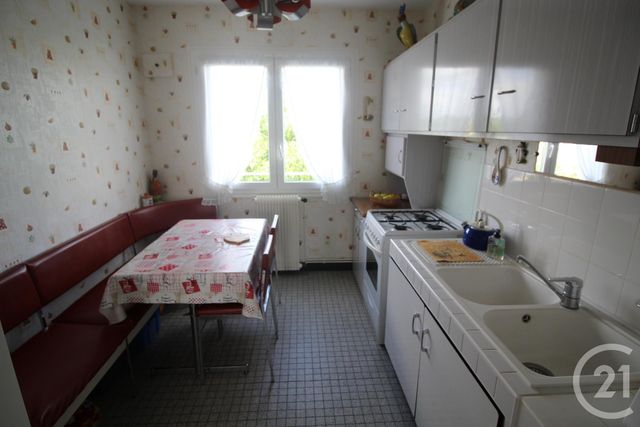 Appartement F4 à vendre - 4 pièces - 66.65 m2 - BEAUGENCY - 45 - CENTRE - Century 21 Néré Immobilier Appartement F4 à vendre - 4 pièces - 66.65 m2 - BEAUGENCY - 45 - CENTRE - Century 21 Néré Immobilier