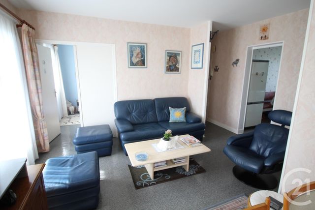 Appartement F4 à vendre - 4 pièces - 66.65 m2 - BEAUGENCY - 45 - CENTRE - Century 21 Néré Immobilier Appartement F4 à vendre - 4 pièces - 66.65 m2 - BEAUGENCY - 45 - CENTRE - Century 21 Néré Immobilier