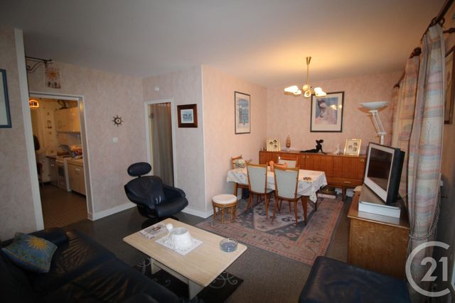 Appartement F4 à vendre - 4 pièces - 66.65 m2 - BEAUGENCY - 45 - CENTRE - Century 21 Néré Immobilier Appartement F4 à vendre - 4 pièces - 66.65 m2 - BEAUGENCY - 45 - CENTRE - Century 21 Néré Immobilier