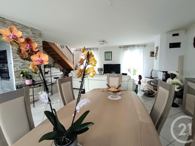 maison à vendre - 7 pièces - 131.0 m2 - MESSAS - 45 - CENTRE - Century 21 Néré Immobilier