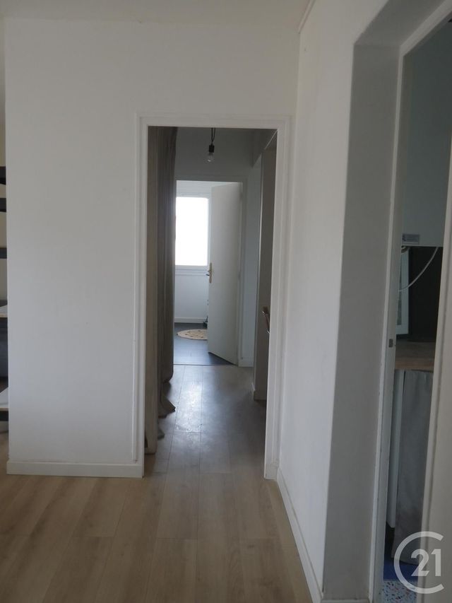 Appartement F3 à louer - 3 pièces - 61.0 m2 - BEAUGENCY - 45 - CENTRE - Century 21 Néré Immobilier