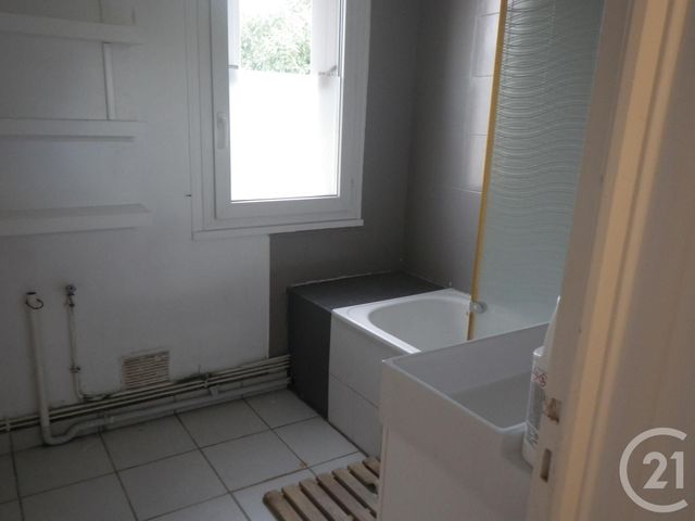 Appartement F3 à louer - 3 pièces - 61.0 m2 - BEAUGENCY - 45 - CENTRE - Century 21 Néré Immobilier