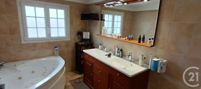 maison à vendre - 6 pièces - 187.57 m2 - ST AY - 45 - CENTRE - Century 21 Néré Immobilier