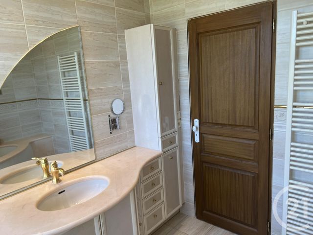 maison à louer - 6 pièces - 169.66 m2 - DRY - 45 - CENTRE - Century 21 Néré Immobilier