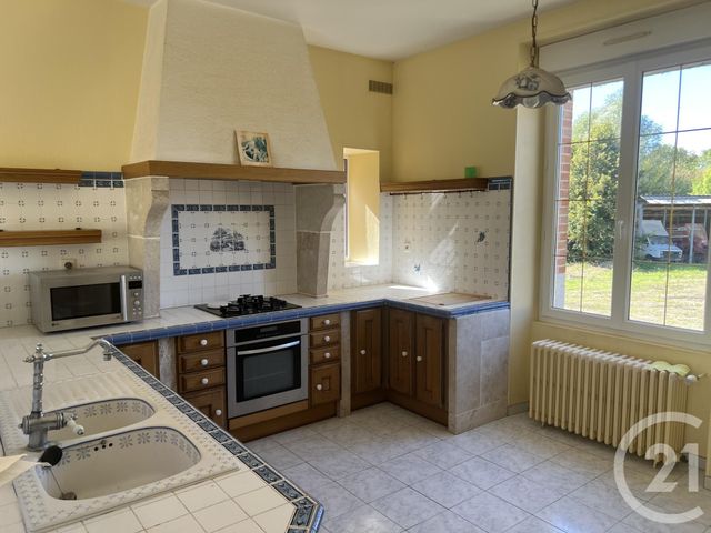 maison à louer - 6 pièces - 169.66 m2 - DRY - 45 - CENTRE - Century 21 Néré Immobilier