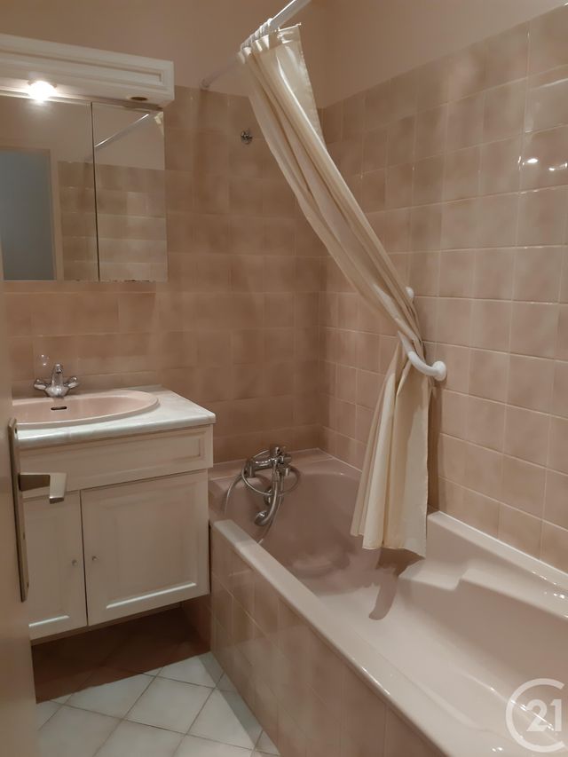 Appartement F2 à louer - 2 pièces - 69.23 m2 - BEAUGENCY - 45 - CENTRE - Century 21 Néré Immobilier