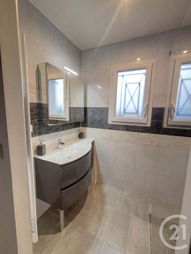 maison à louer - 4 pièces - 108.24 m2 - COULMIERS - 45 - CENTRE - Century 21 Néré Immobilier