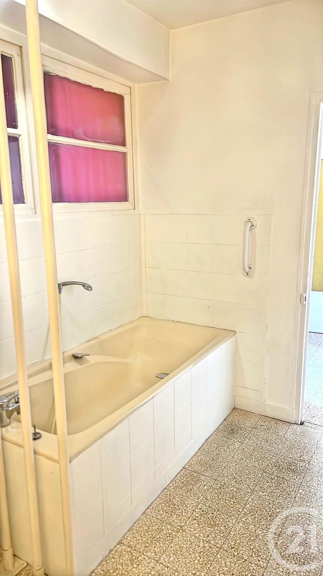 Appartement F3 à louer - 3 pièces - 69.0 m2 - BEAUGENCY - 45 - CENTRE - Century 21 Néré Immobilier