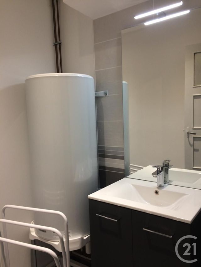 Appartement F2 bis à louer - 3 pièces - 47.0 m2 - BEAUGENCY - 45 - CENTRE - Century 21 Néré Immobilier