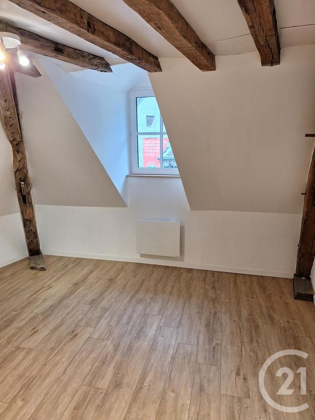 Appartement F3 à louer - 3 pièces - 68.6 m2 - BEAUGENCY - 45 - CENTRE - Century 21 Néré Immobilier