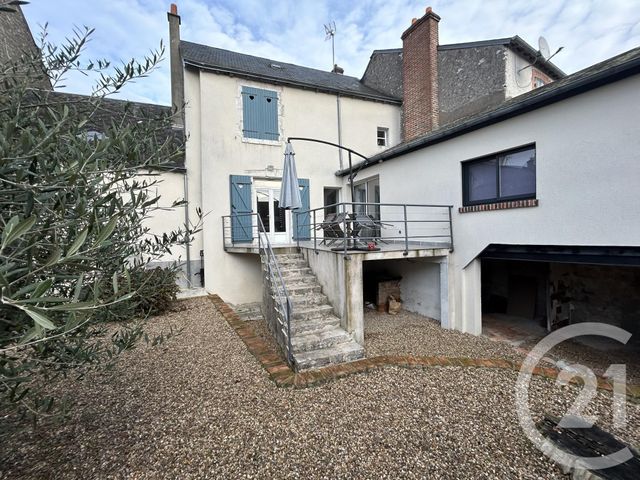 maison à louer - 4 pièces - 107.98 m2 - AVARAY - 41 - CENTRE - Century 21 Néré Immobilier