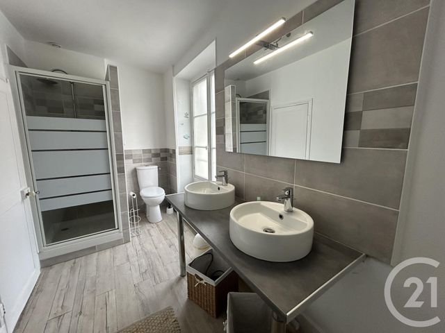 maison à louer - 4 pièces - 107.98 m2 - AVARAY - 41 - CENTRE - Century 21 Néré Immobilier