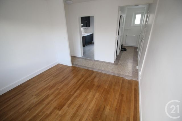 Appartement à louer - 3 pièces - 60.5 m2 - BEAUGENCY - 45 - CENTRE - Century 21 Néré Immobilier