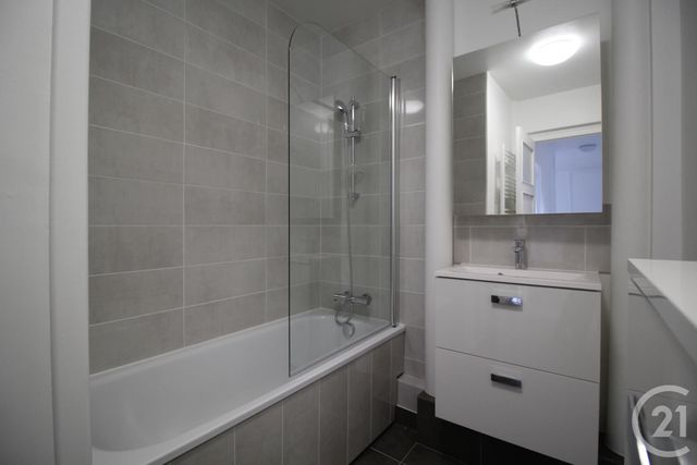 Appartement à louer - 3 pièces - 60.5 m2 - BEAUGENCY - 45 - CENTRE - Century 21 Néré Immobilier